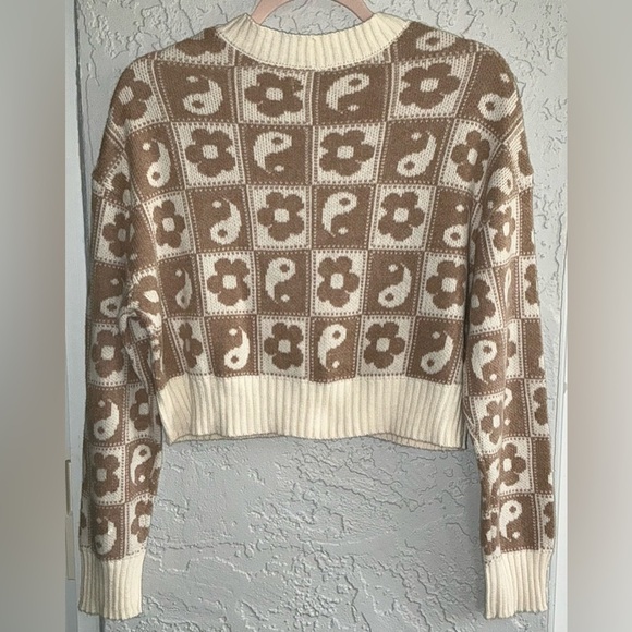 American Eagle Outfitters Yin & Yang w/ Flowers Cropped Cardigan - Picture 6 of 9